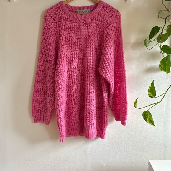 Vintage Bubblegum Pink Oversized Sweater – Dalia Sport, M - Picture 2 of 5
